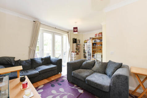 32 Shalbourne Squ...