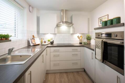 Manns Lodge Show Apartment Kitchen.jpg