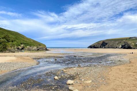 7 Riverside Court Mawgan Porth Beach