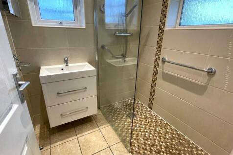 BATH SHOWER ROOM
