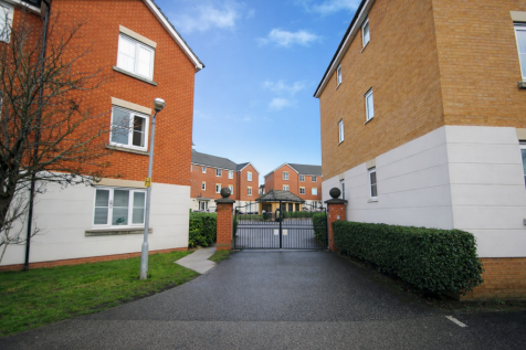 Grays, RM16 - property photo