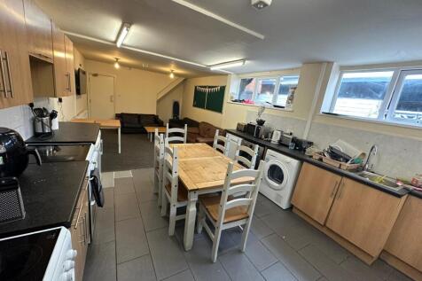 7-bed house on Dawlish Road, Selly Oak, West Midlands, B29, £3,346/mo