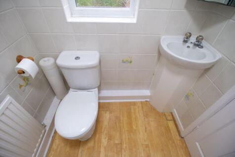 En-suite to the Master bedroom