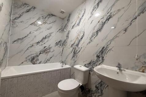 Main bathroom