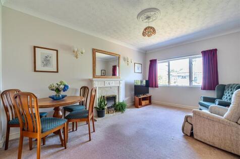 Sitting/Dining Room