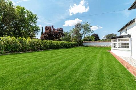 Tadley, RG26 - property photo