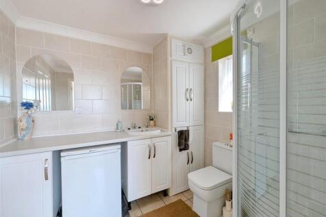 En suite/Shower Room
