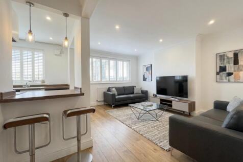2 bedroom maisonette for sale