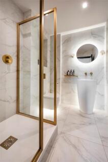 5 bed, 4 bath Apartment in Manchester - Photo 21