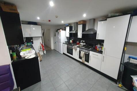 9-bed house on Miskin Street, , Cathays, £4,680/mo