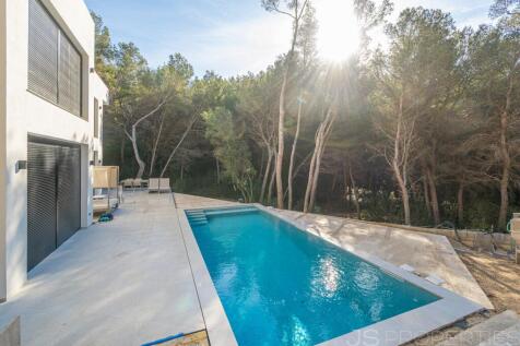 Exclusive Fully Renovated Villa in Prime Location of Costa de la Calma