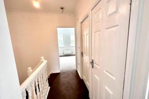 TO THE SECOND FLOOR LANDING