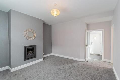 Lounge to Kitchen