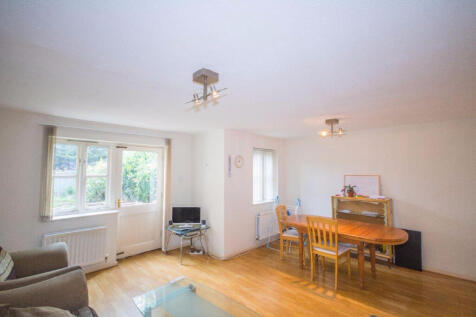 Fallow Court, Argyle Way, SE16 photo 4