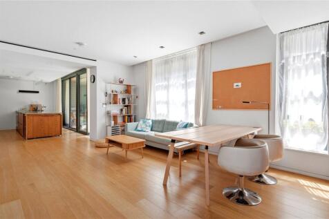 Kitchen/ Dining Area