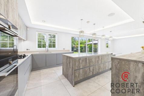 The Drive, Ickenham, UB10 photo 3