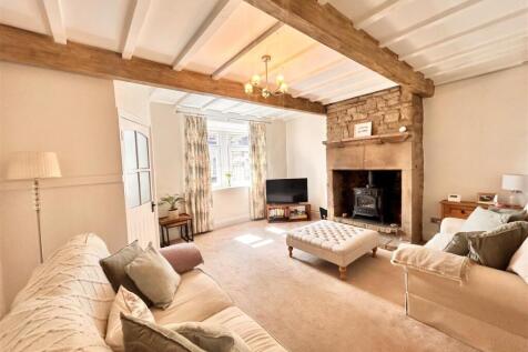 Living room 2.jpg