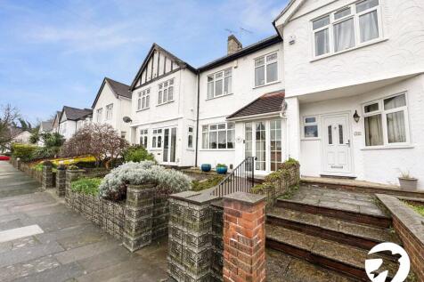 3-bed terraced on Alliance Road, London, SE18, £2,100/mo