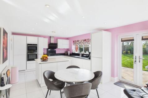 Kitchen/ Dining Room