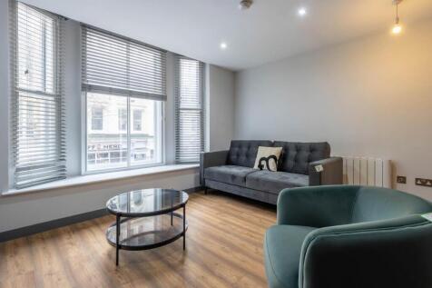 Welcome to New Street Chambers, a stunning property located in the heart of Birmingham. This modern apartment boasts a spacious 514sqft of living space, perfect for those looking for a comfortable and