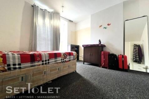 31 Chartley Road, LE31AB - Sale 9.jpg