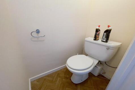 W/C off main bedroom