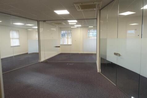 Commercial Property to rent Image 3