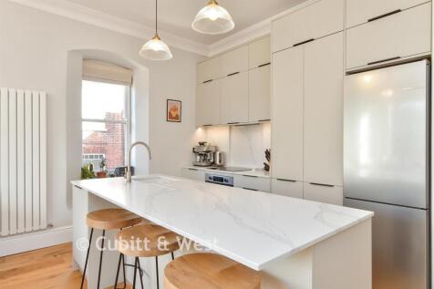 Lounge /Kitchen