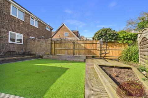 Lowick Court