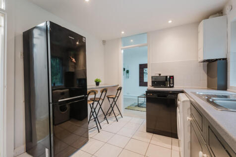 Flat 2 Willow Court, Willow Bank, MANCHESTER, M14 6XP photo 4