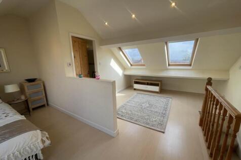 Sunnybank Avenue (Room 4), Horsforth, Leeds photo 4