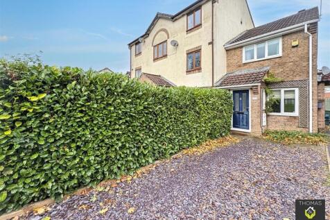 2-bed semi-detached on Buscombe Gardens, Hucclecote, £1,300/mo