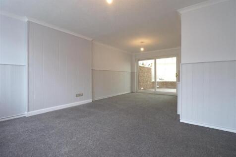 Balfour Drive, Rothwell, Kettering photo 4