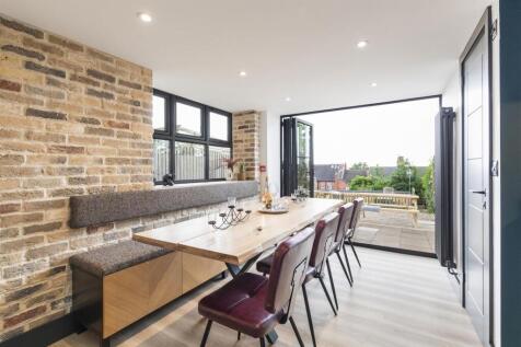 36 Yarborough Dining.jpg