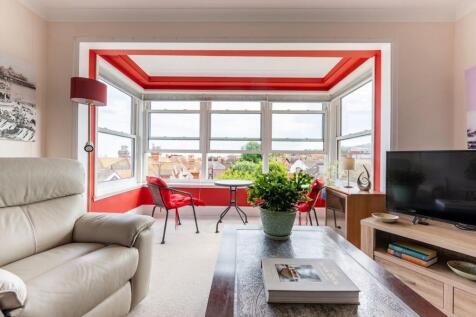Stunning Triple Aspect Lounge and Dining Room