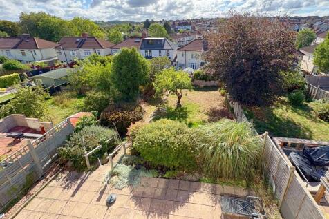 View over garden to rear.jpg