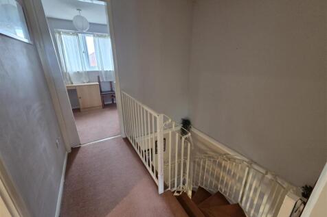 Allington Close, Taunton photo 3