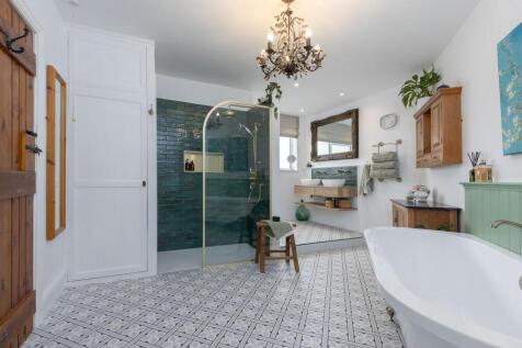 White Swan, 49 High Street