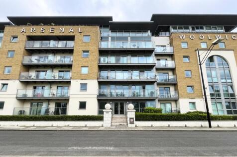 London, SE18 - property photo