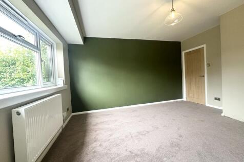 Cotefields Avenue, Farsley photo 5