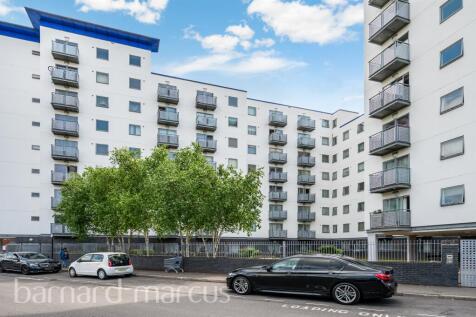 Hounslow, TW3 - property photo