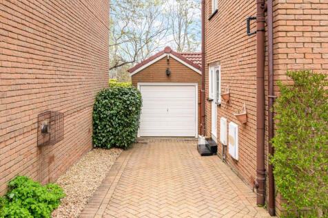 Driveway of 7 The Gallolee