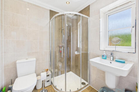 CAM04024G0-PR0028-STILL027