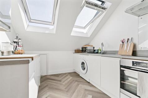 Flat C 5 Oxford Ave SW20 kitchen 2.jpg