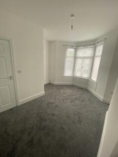 Flat A, Princes Avenue, Caerphilly, Caerphilly County Borough photo 5