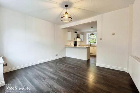 Chapel Street, Tottington, Bury, BL8 photo 4