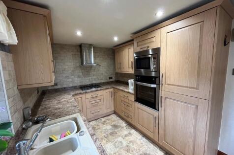 North Street, Haworth, Keighley, BD22 photo 3