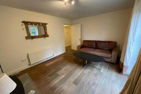 Broom Mills Road, Farsley, Leeds photo 5