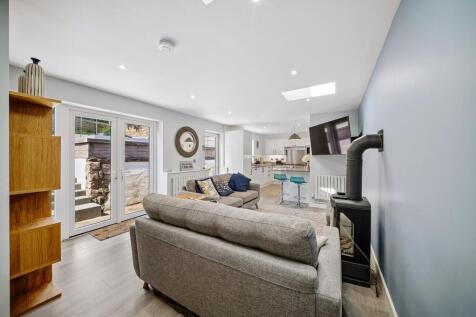 Kitchen/Living Area