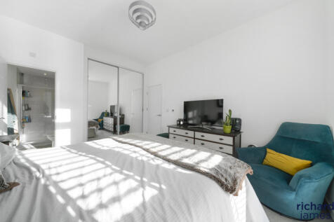 cb164cf57db54883b3f44df895f18852